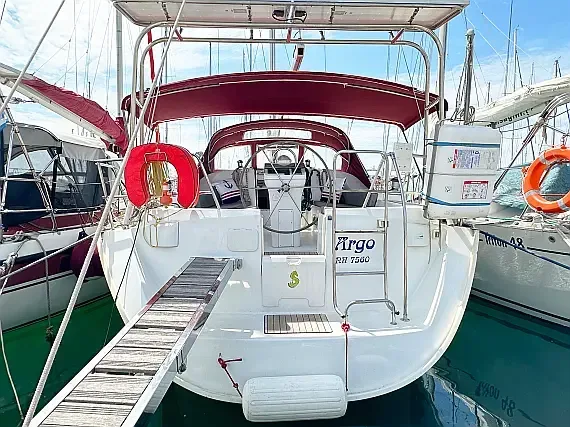 Oceanis 393 in Athens / Marina Delta Kallithea - image 1