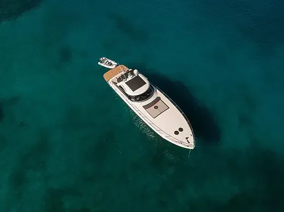 Baia Azzura 63 in Mykonos / Port of Mykonos - image 1