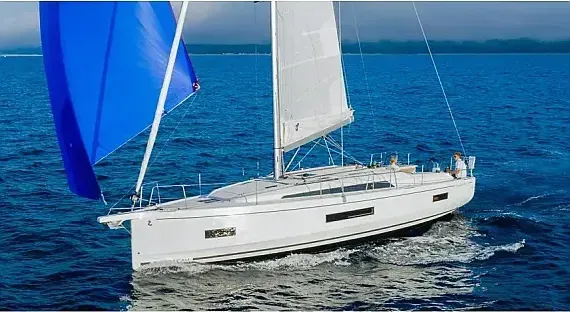 Oceanis 40.1 in Sardinia / Portisco / Cala dei Sardi - image 1