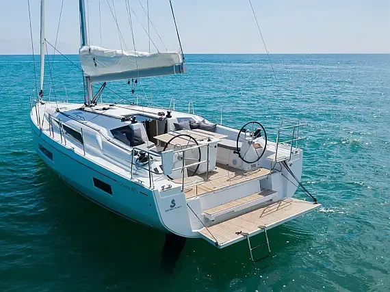 Oceanis 40.1 in Arzon / Port du Crouesty - image 1