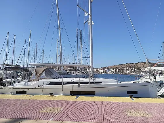 Oceanis 40.1 in Zakynthos  / Zante - image 1