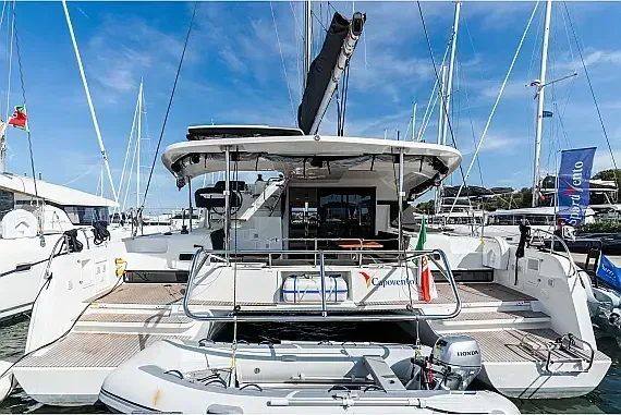 Lagoon 42 in Sicily / Capo d'Orlando Marina - image 1