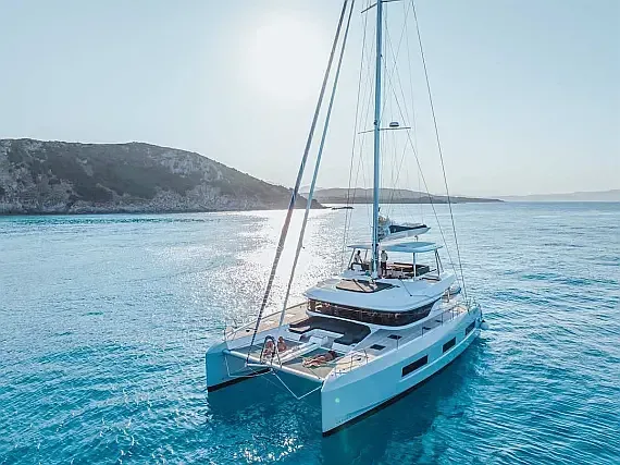 Lagoon 55 in Sardinia / Portisco / Cala dei Sardi - image 1