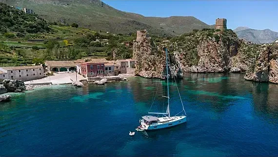 Bavaria C50 in Sicily / Castellammare del Golfo / Porto di Castellammare del Golfo - image 1