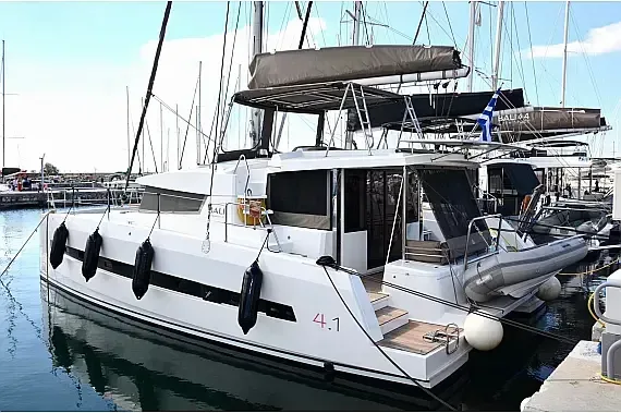 Bali 4.1 in Lefkada / Nydri Port - image 1