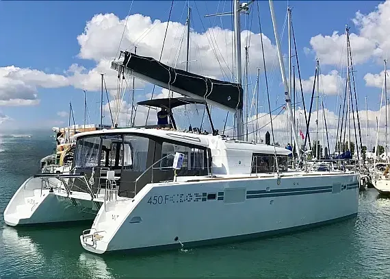 Lagoon 450 in Šibenik / D-Marin Marina Mandalina - image 1