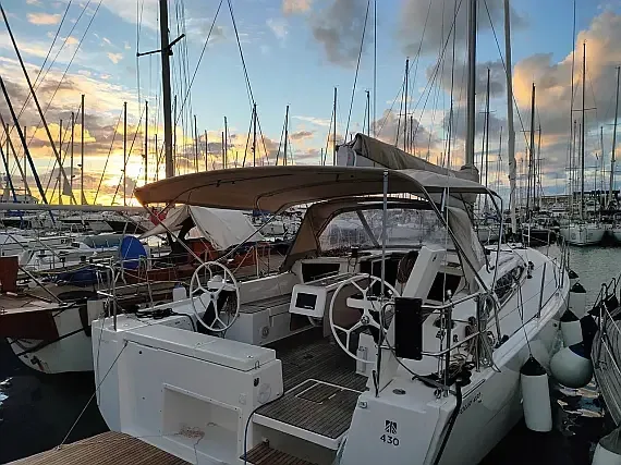 Dufour 430 in Procida / Marina di Procida - image 1