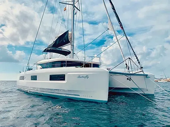 Lagoon 46 in Šibenik / D-Marin Marina Mandalina - image 1
