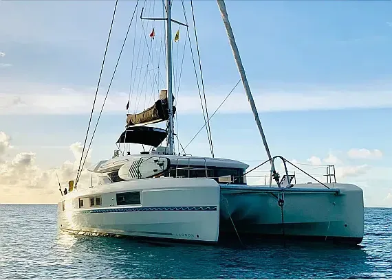 Lagoon 50 in Eden Island / Mahe, Victoria / Eden Island Marina - image 1