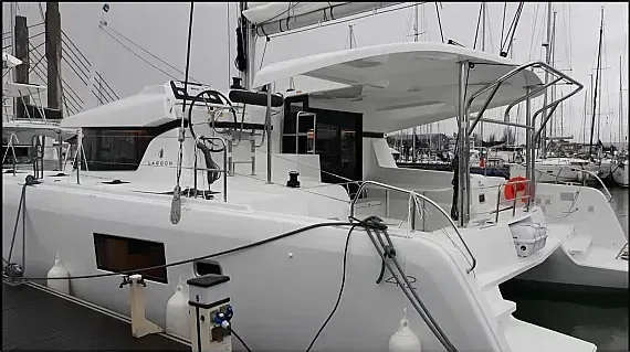 Lagoon 42 in Athens / Alimos Marina - image 1