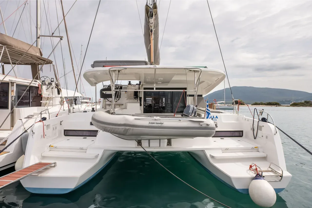 Lagoon 42