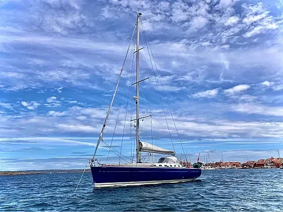 First 47.7 in Hjellestad Marina - image 1
