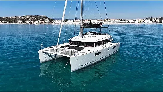 Lagoon 560 S2 in Sardinia / Portisco / Marina di Portisco - image 1