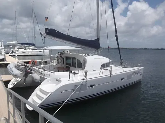 Lagoon 380 in Cienfuegos / Marina Cienfuegos - image 1
