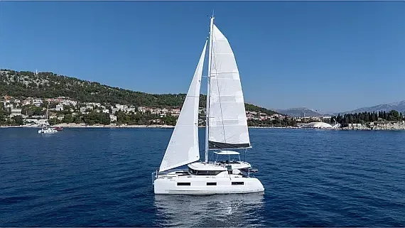 Lagoon 46 in Rogoznica / Marina Frapa - image 1