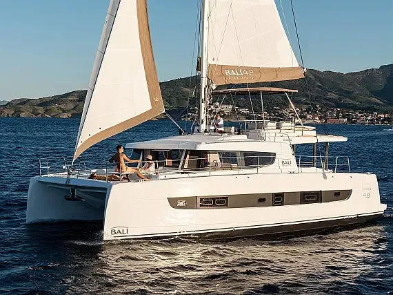 Bali 4.8 in Lavrion Main Port - image 1