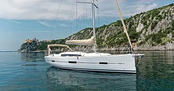 Dufour 412 Grand large in Baiona / Monte Real Club de Yates de Baiona - image 1