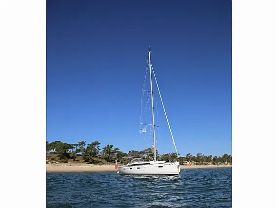 Bavaria 41 Cruiser in Lisbon / Doca de Belém - image 1