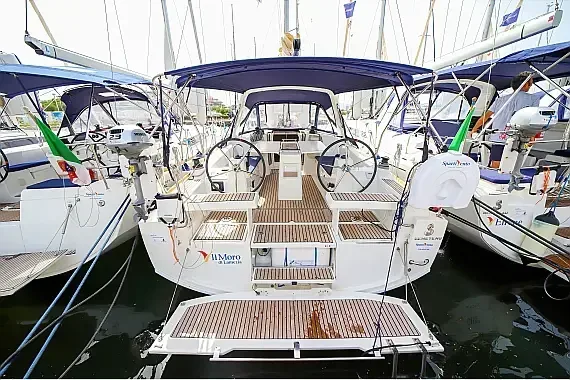 Oceanis 35.1 in Sardinia / Olbia / Marina di Olbia - image 1