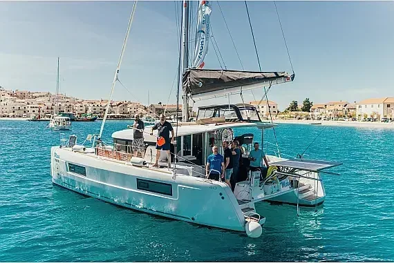 Lagoon 40 in Šibenik / D-Marin Marina Mandalina - image 1