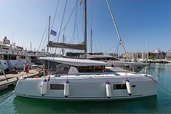 Lagoon 42