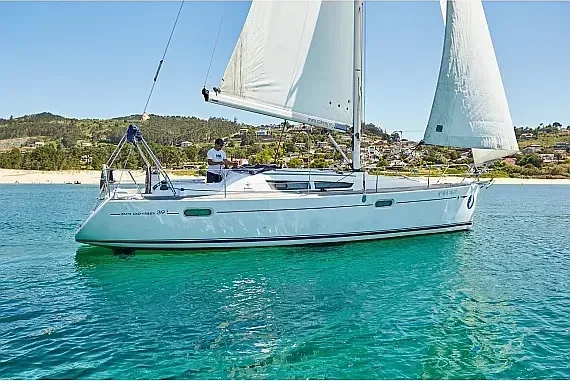 Sun Odyssey 39i in Vigo / Real Club Nautico de Vigo - image 1