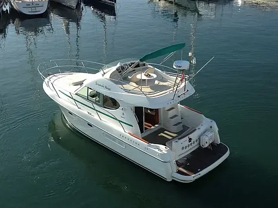 Prestige 32 in Sitges - Barcelona / Port d'Aiguadolç - image 1