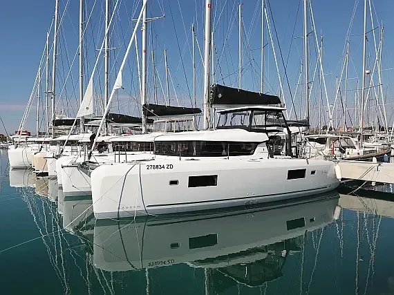 Lagoon 42 in Sukošan / D-Marin Dalmacija Marina - image 1