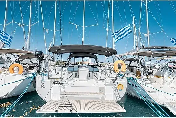 Oceanis 40.1 in Rhodes / Mandraki Port - image 1