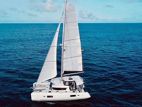 Lagoon 42 in Šibenik / D-Marin Marina Mandalina - image 1