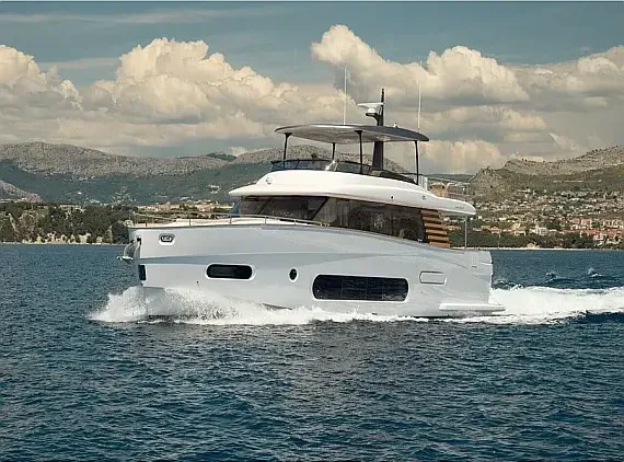 Azimut Magellano 66 in Split / ACI Marina Split - image 1
