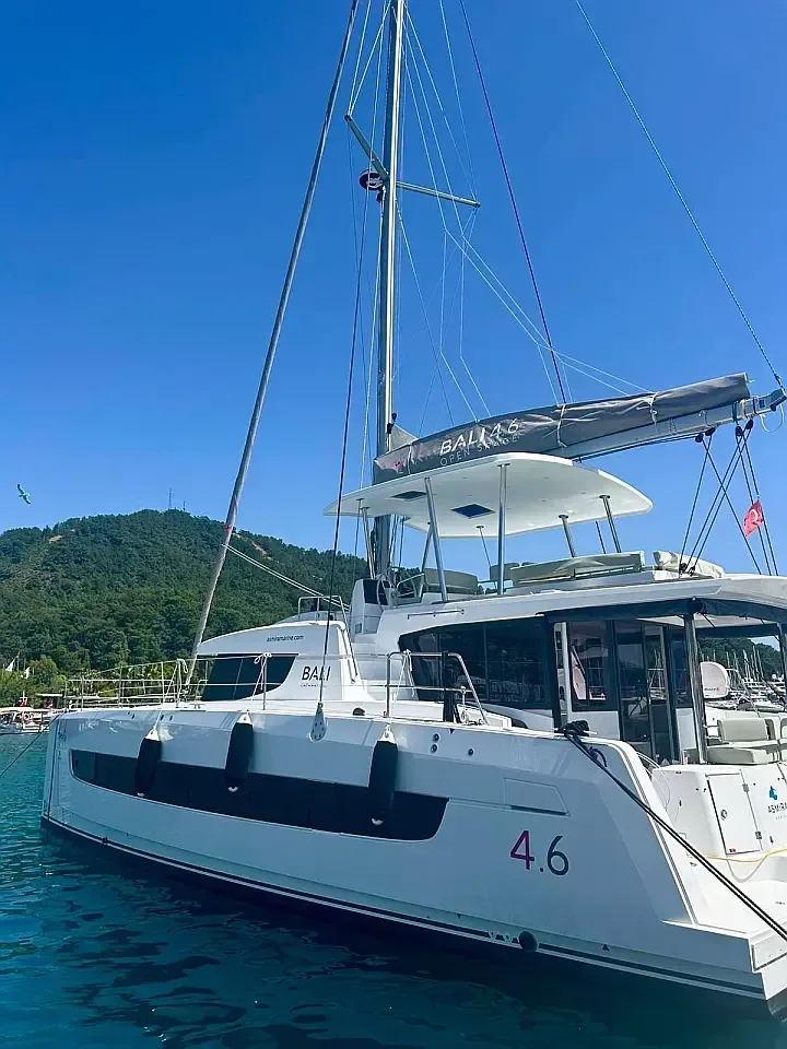 Bali 4.6 in Göcek Mucev Marina - image 1