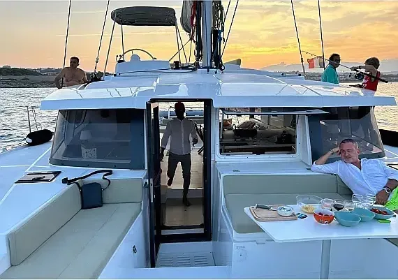 Bali 4.2 in Cannes / IGY Vieux-Port de Cannes - image 1