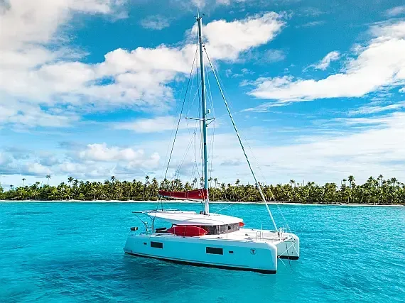 Lagoon 42 in Papeete, Tahiti / Papeete - image 1
