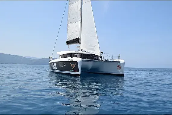 Lagoon 42 in Sicily / Palermo / Marina Villa Igiea - image 1