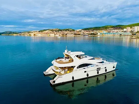 Sunreef 70 Power in Šibenik / D-Marin Marina Mandalina - image 1