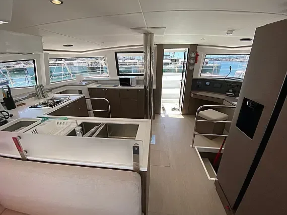 Astréa 42 in Sukošan / D-Marin Dalmacija Marina - image 1