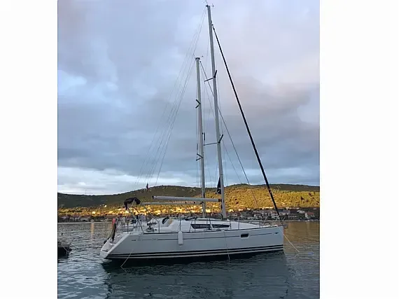 Sun Odyssey 36i in Vinišće - image 1