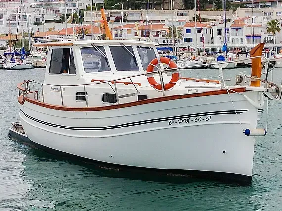 Menorquin Yacht 100 in Sitges - Barcelona / Port d'Aiguadolç - image 1