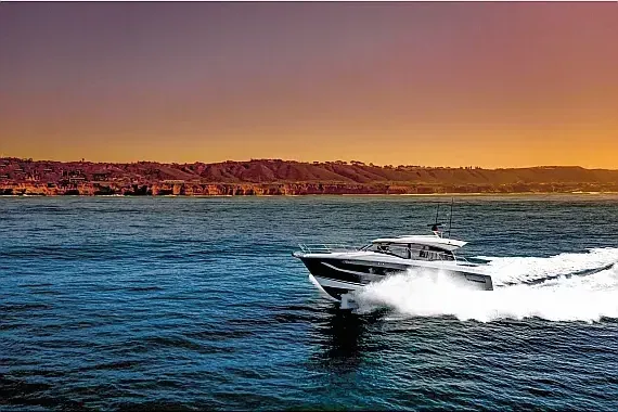 Prestige 420 S in Trogir / ACI Marina Trogir - image 1