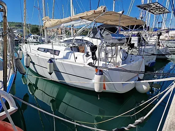 Dufour 350 in Izola / Marina Izola - image 1