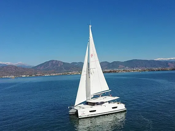 Lucia 40 in Fethiye / Yacht Classic Hotel - image 1