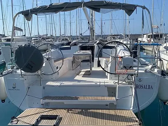 Oceanis 40.1 in Sicily / Capo d'Orlando Marina - image 1
