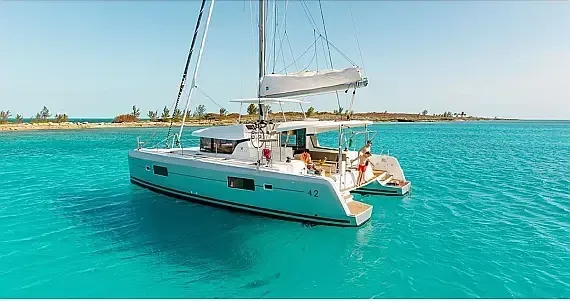Lagoon 42 in Sardinia / Portisco / Cala dei Sardi - image 1