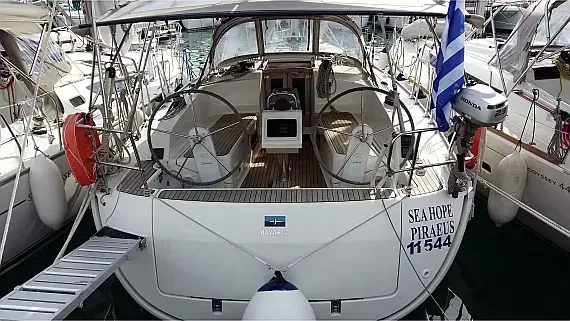 Bavaria Cruiser 37 in Corfu / Gouvia / D-Marin Marina Gouvia - image 1