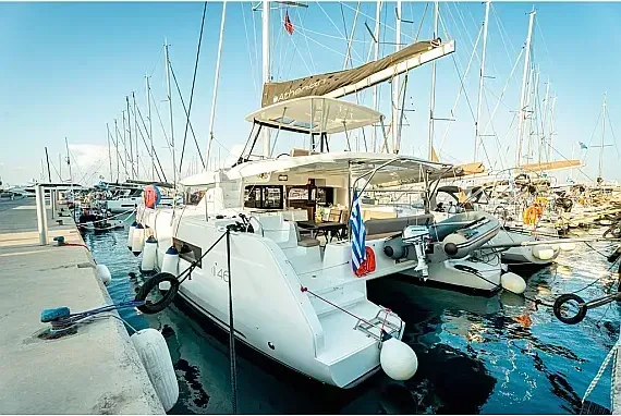 Lagoon 46 in Paros / Piso Livadi Port - image 1