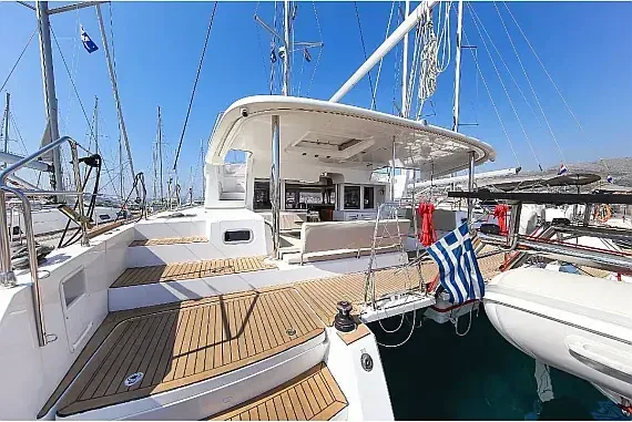 Lagoon 450 Fly in Lefkada / Nikiana Marina - image 1