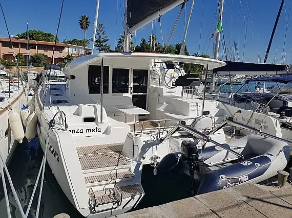 Lagoon 40 in Sicily / Furnari / Marina Portorosa - image 1