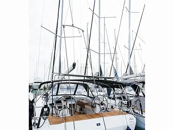 Bavaria C45 in Mykonos / Tourlos Marina - image 1