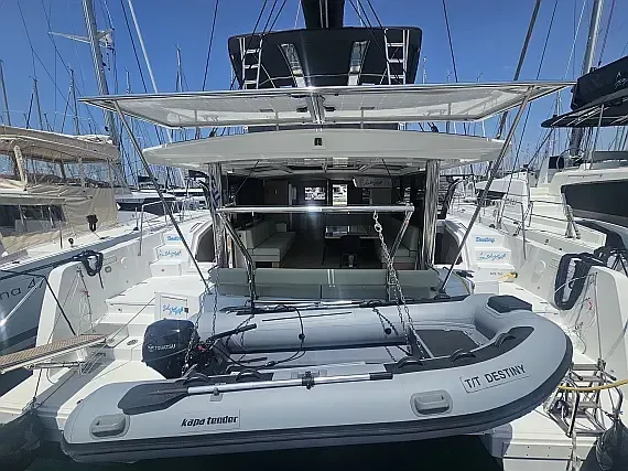 Bali 4.8 in Athens / Alimos Marina - image 1